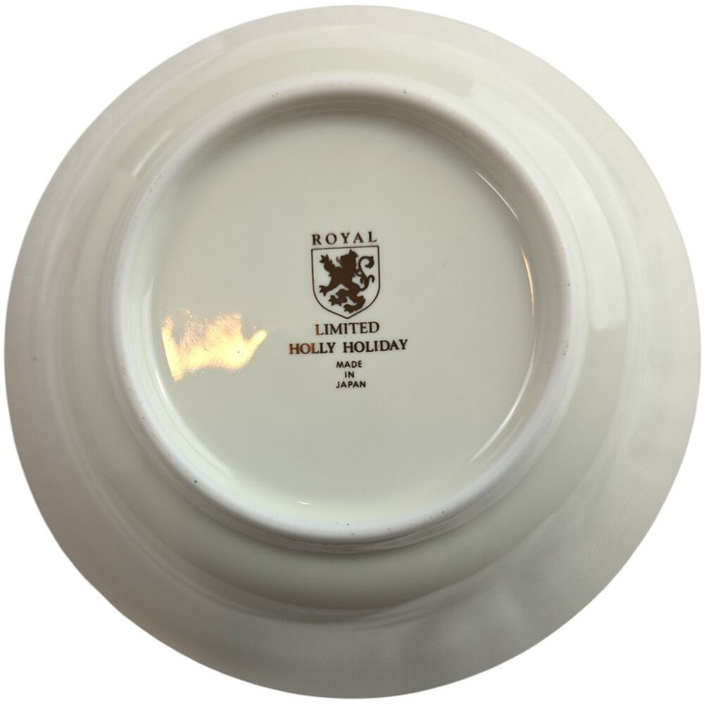 Royal Limited | Holly Holiday 6.5 inch Coupe Bowl-Cereal, Soup, Salad - Picture 5 of 5
